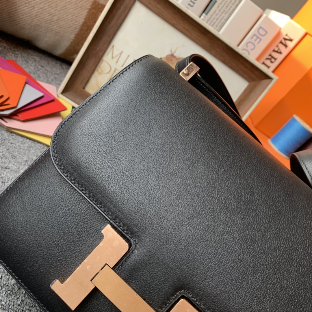 에르메스 콘스탄스24 블랙 로즈골드 버클 앱송